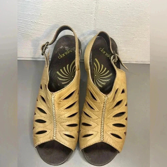 DANSKO ROWENA Women Beige Leather Slingback Chunky Heel Size 42 - Picture 4 of 7